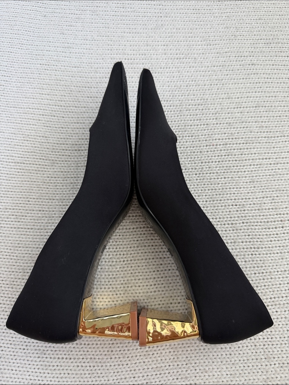 Zara Pointed Toe Heels with Gold Metallic Details Size 36|6 - Picture 4 of 7